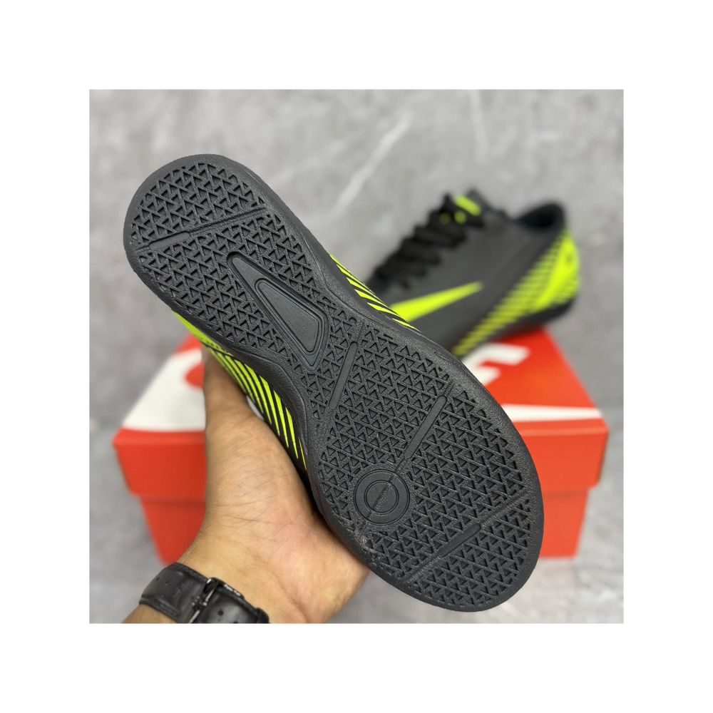 Chuteira Nike Futsal Blaqueada