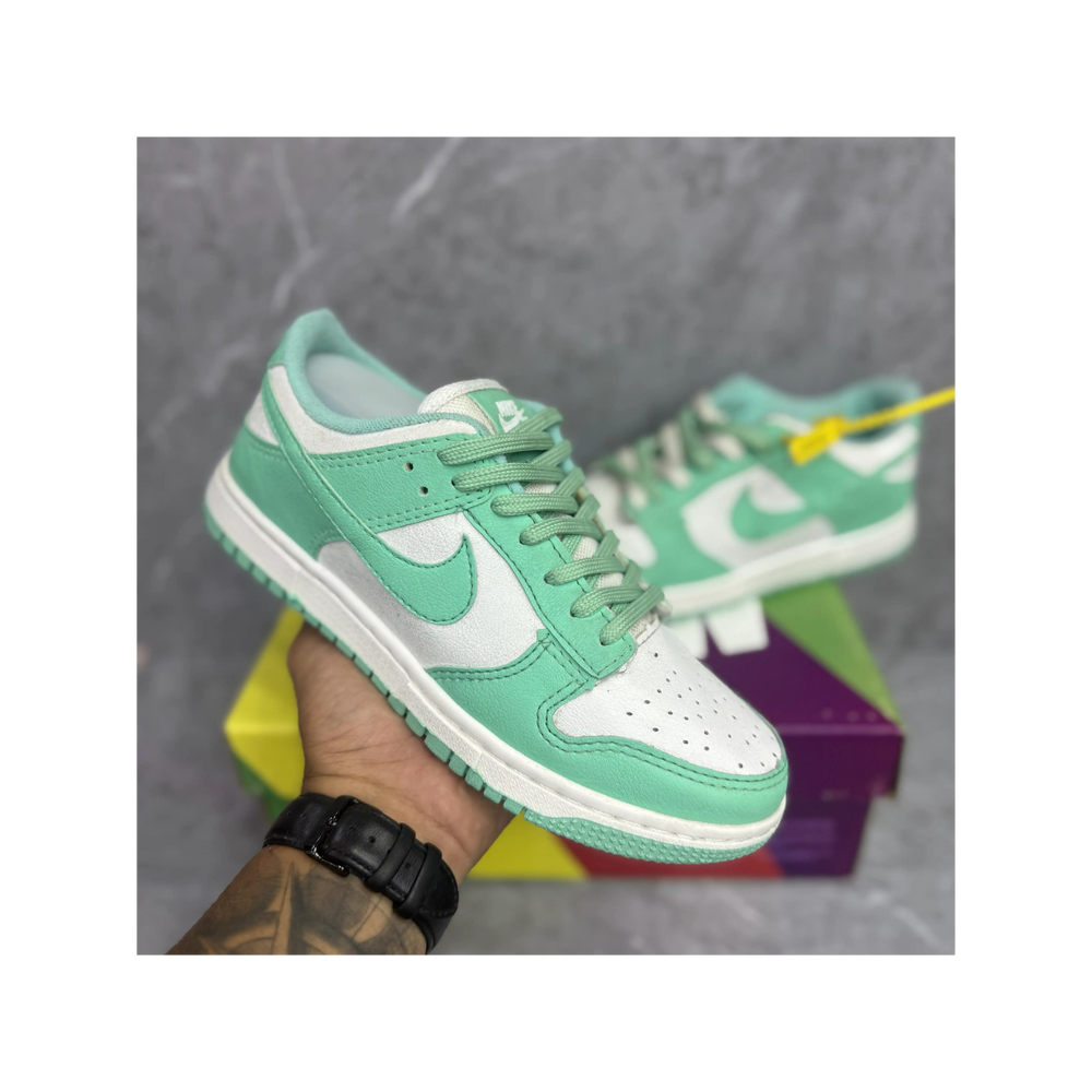 Nike SB Dunk Low Premium